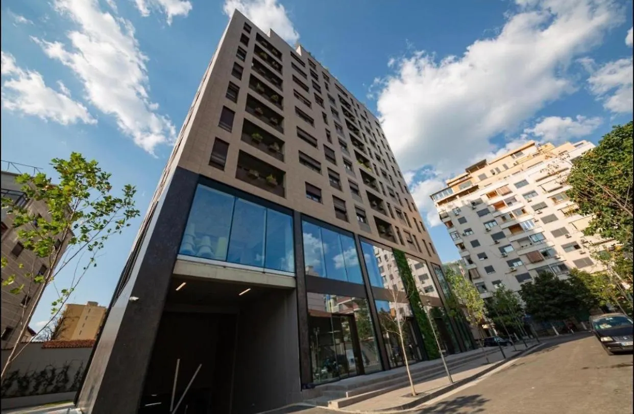Central Green Terrace Apartment تيرانا