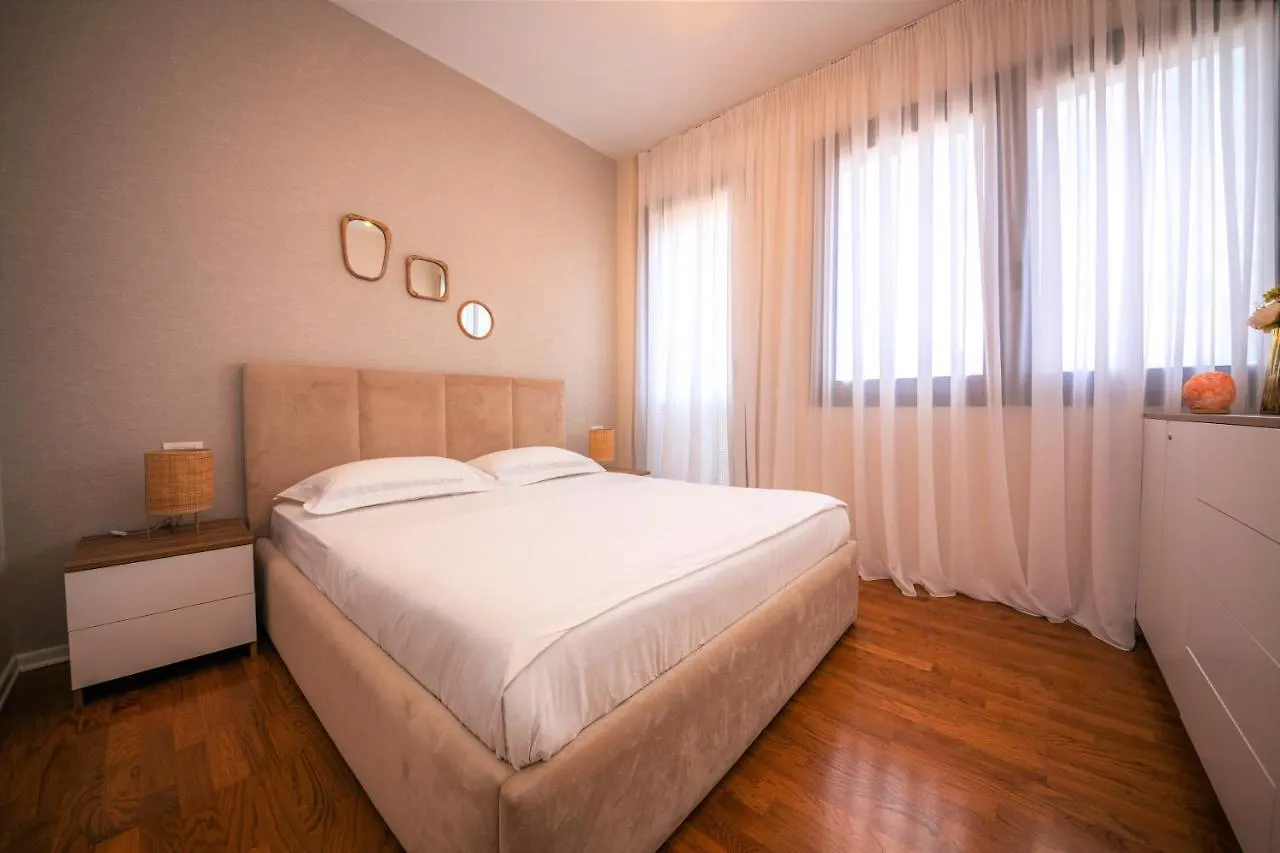 Central Green Terrace Apartment تيرانا
